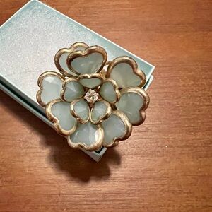 Gold Tone Flower Stretch Band Statement Ring